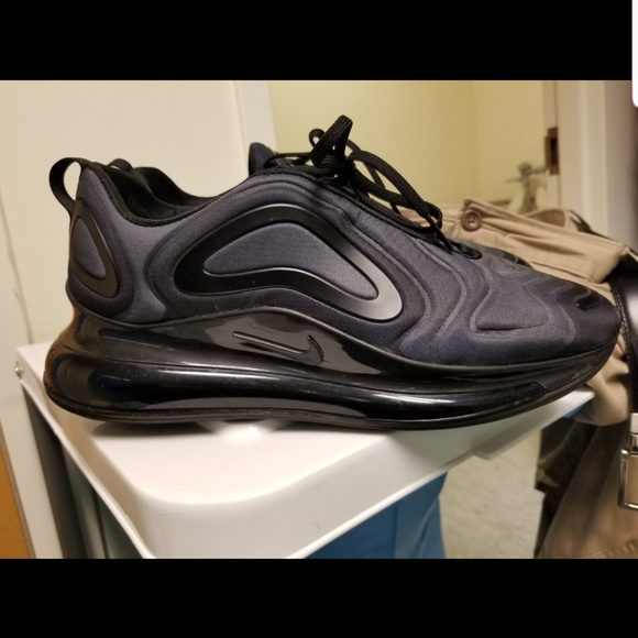 air max 720 size 10